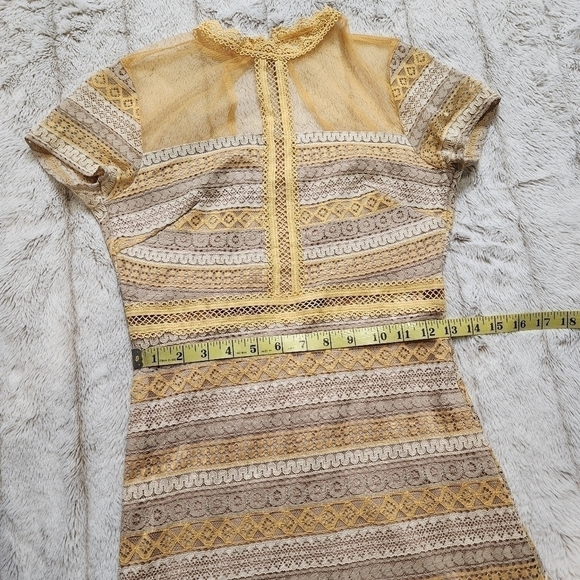 SIZE XS Mini dress high neckline lace dress short sleeve FRANCESCA'S NWT - Picture 9 of 16